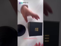 Imballaggio delle bottiglie di profumi